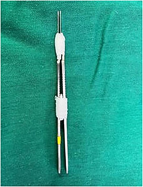 Double scalpel blade.